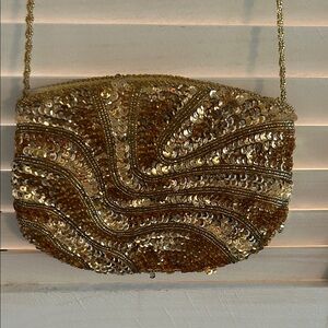Elegant Gold Sequin Clutch